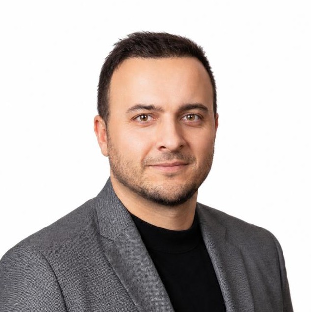 Sameer Amini, Director of Operations at The Agency Toronto and Lead Facilitator at Career College Group